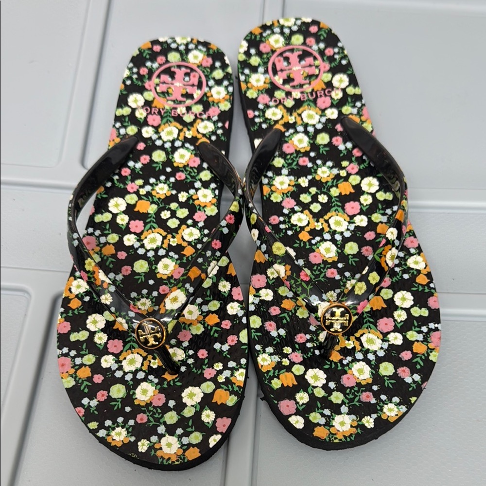 Tory Burch floral flip flops Women’s size 8